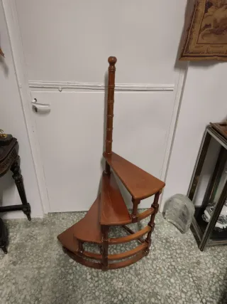 Escalera caracol Librería