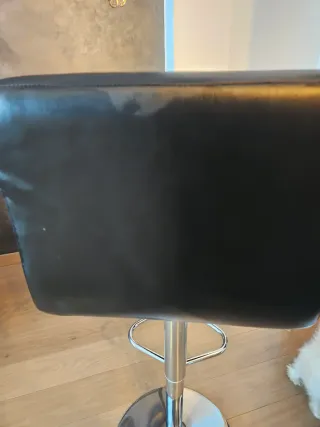 Mesa alta metal y madera y 1 taburete de bar