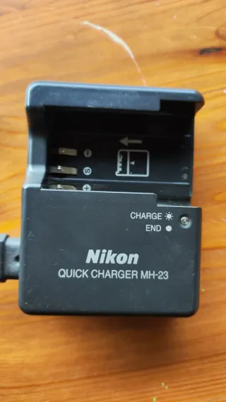 Nikon D5000 + AF-P DX NIKKOR 18-55mm