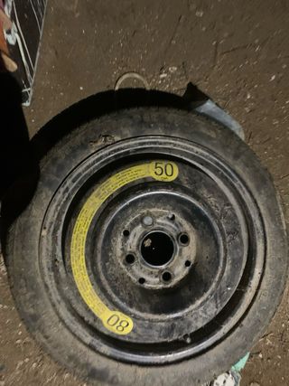 Rueda de repuesto coche
