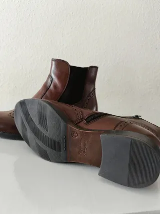 Botín de piel marrón