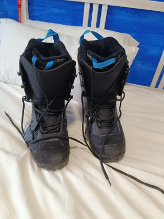 Tavola da snowboard Salomon con attacchi e scarponi