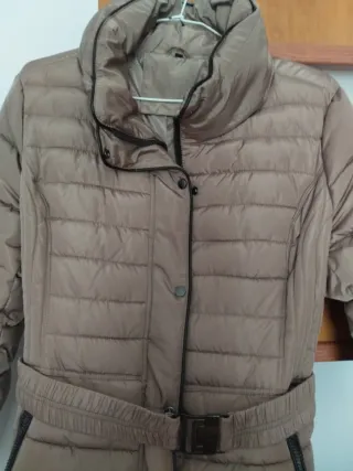 Chaquetón acolchado champagne mujer elegante