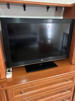 Mueble de comedor madera y cristal