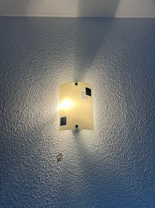 Lámpara de pared moderna beige y negra