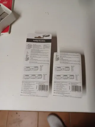 4 Ganchos para escobas Brinox