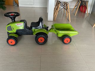 Tractor con remolque correpasillos