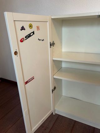 Mueble de dos puertas