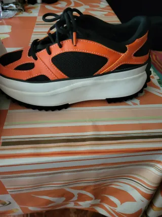 Zapatillas Adidas Naranja y Negro