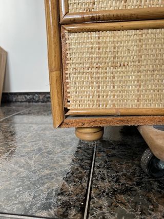 Cómoda alta de bambú ratán mimbre