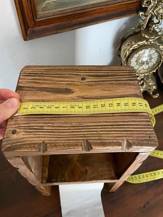 Portarrollos de madera rústico