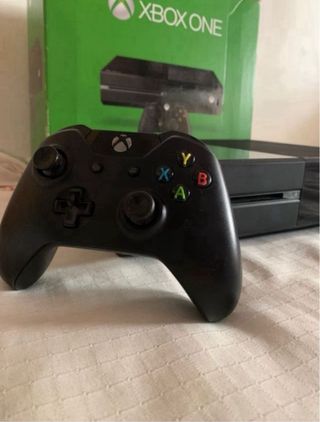 Xbox One Negra con Mando