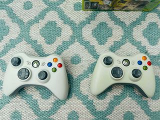 Console Xbox 360 + 2 Controller + Giochi