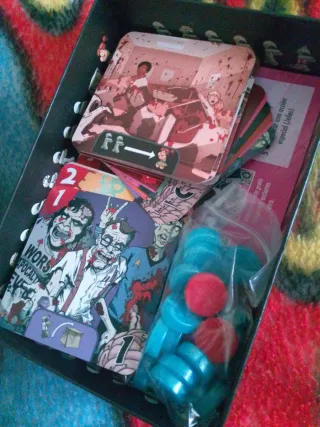 Juego de mesa Zombies vs Cheerleaders