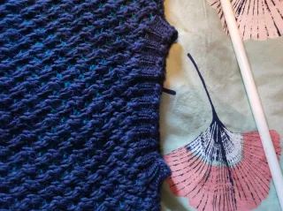 Maglione UCB blu e turchese