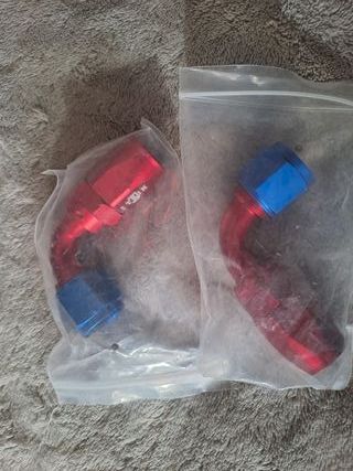 Racor Manguera AN-6 90° Rojo/Azul