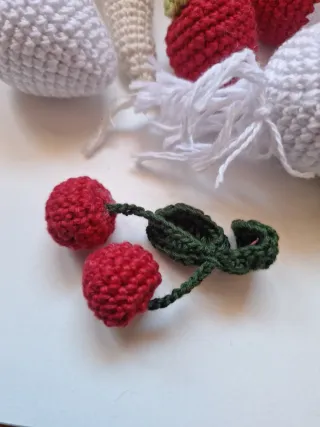 Comida de ganchillo para jugar hecha a mano