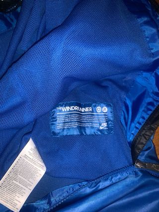 Chaqueta Cortavientos Nike Azul y Negra