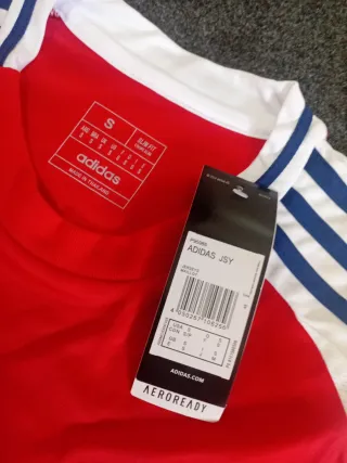 Camiseta Arsenal Adidas Emirates Fly Better