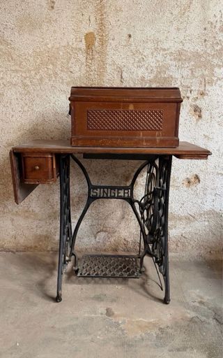 Máquina de coser Singer antigua