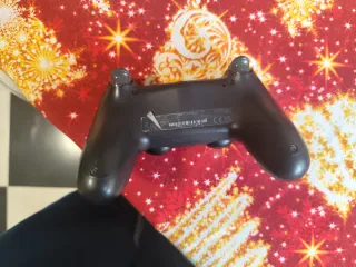 Pack PS4: Consola, funda y DualShock 4