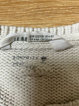 Chaqueta de punto beige con botones