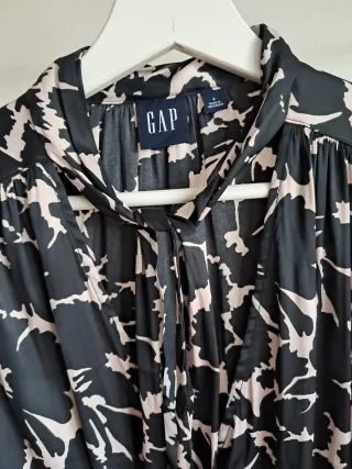 Blusa GAP manga larga estampada