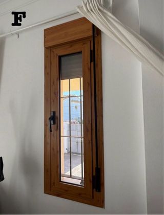 Ventana aluminio abatible cn persiana y mosquitera