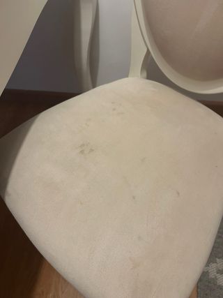 Mesa de comedor y 4 sillas