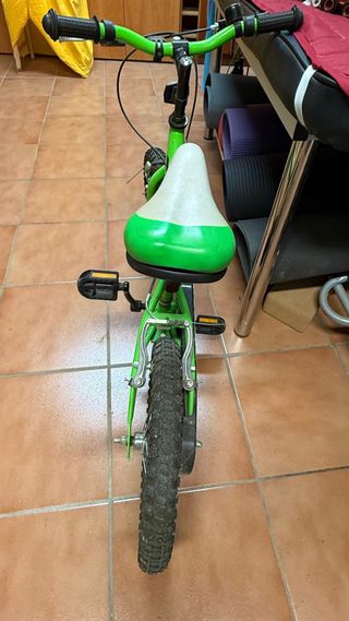 Bicicleta infantil verde