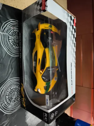 Coche teledirigido McLaren Amarillo