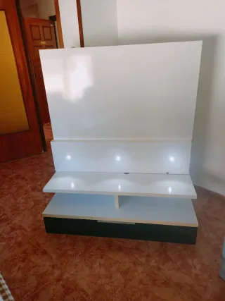 Mesa TV moderna blanca con cajones