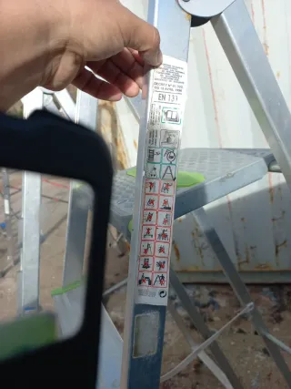 Escalera aluminio 7 peldaños precio por unidad