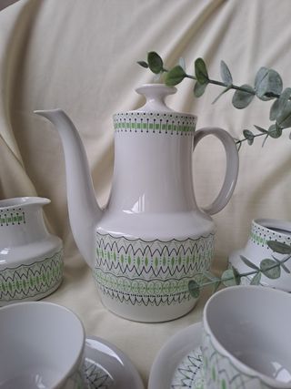 Juego de café de Porzellan y 5 vasos.