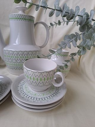 Juego de café de Porzellan y 5 vasos.