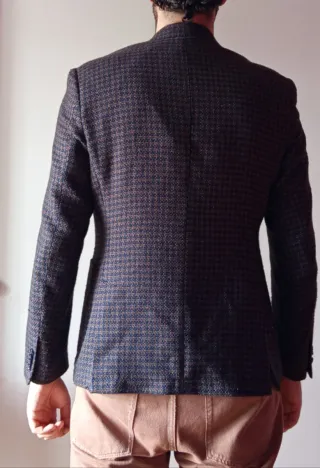 Americana de hombre azul y marrón