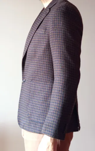 Americana de hombre azul y marrón