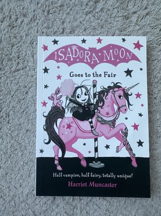 3 libros en español y uno en inglés ￼