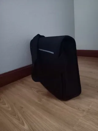 Maletín Bandolera negro para Ordenador de IKEA