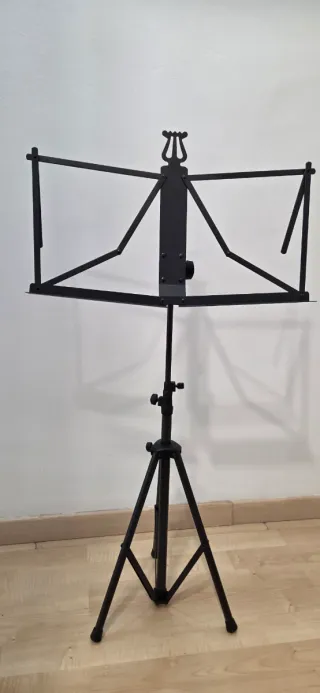 Atril de música negro ajustable