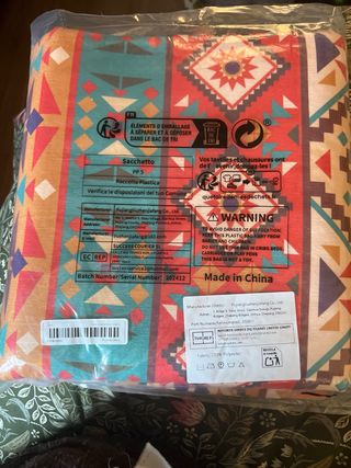 Manta sofá étnica antideslizante. Medidas 182x92