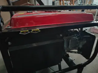 Generador Eléctrico Racing Rojo