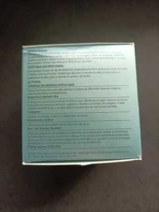 Crema reafirmante antiarrugas día.