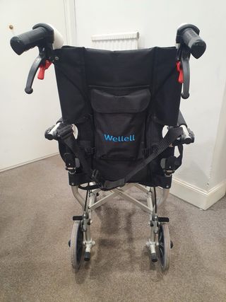 Sedia a rotelle pieghevole leggera