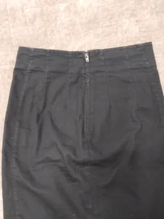 Falda negra Stradivarius Talla M.