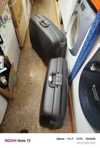 2 Maletas Roncato regidas con cerraduras