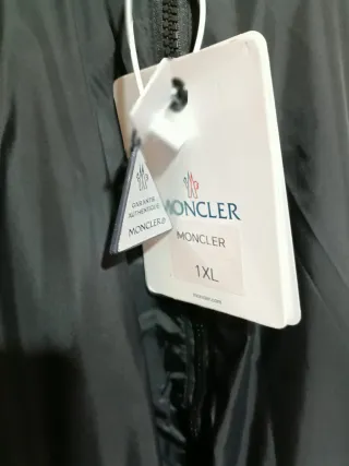 Cortavientos Moncler con capucha XL