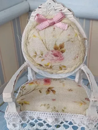 Poltroncina miniatura decorata