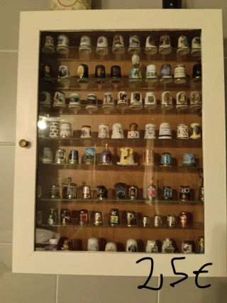 Armario expositor de dedales