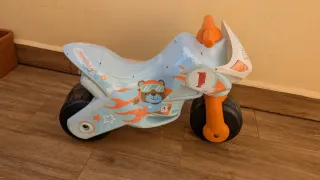 Moto correpasillos infantil azul y naranja